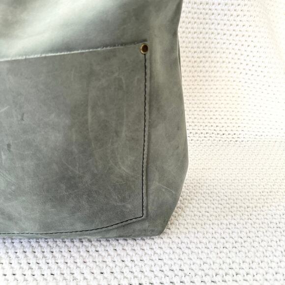 Portland Leather Goods Classic Open Medium Tote Storm Grey Leather Tan Straps - Picture 5 of 12